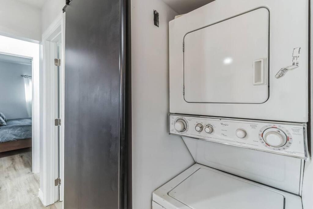 Modern City Ranch 3 Bdrm Family Home Access By Dirt Road Palmdale Kültér fotó