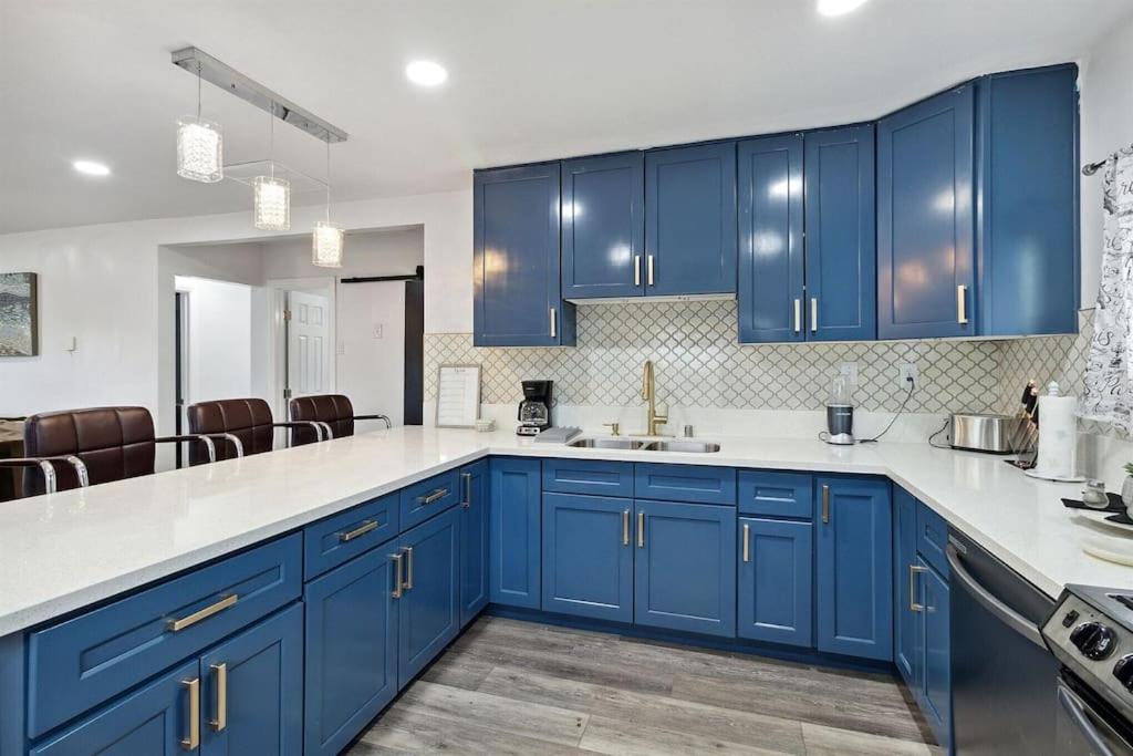Modern City Ranch 3 Bdrm Family Home Access By Dirt Road Palmdale Kültér fotó