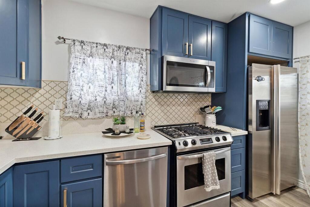 Modern City Ranch 3 Bdrm Family Home Access By Dirt Road Palmdale Kültér fotó