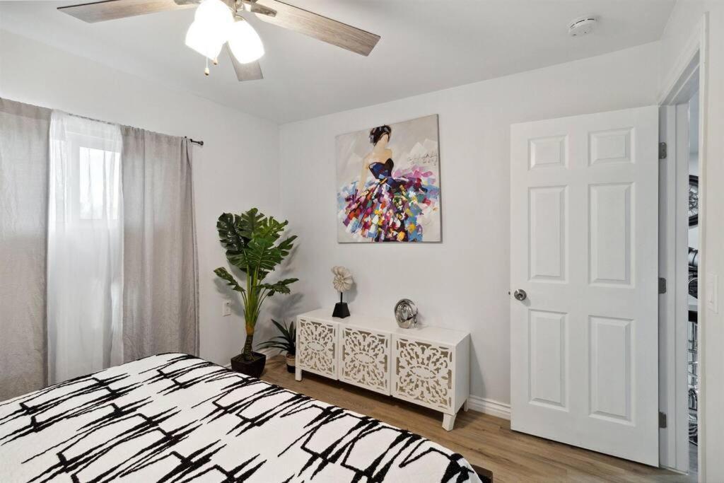Modern City Ranch 3 Bdrm Family Home Access By Dirt Road Palmdale Kültér fotó
